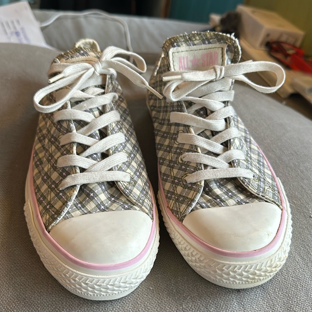 Converse All Star Low Tops Size 7 Pink Grey Plaid
